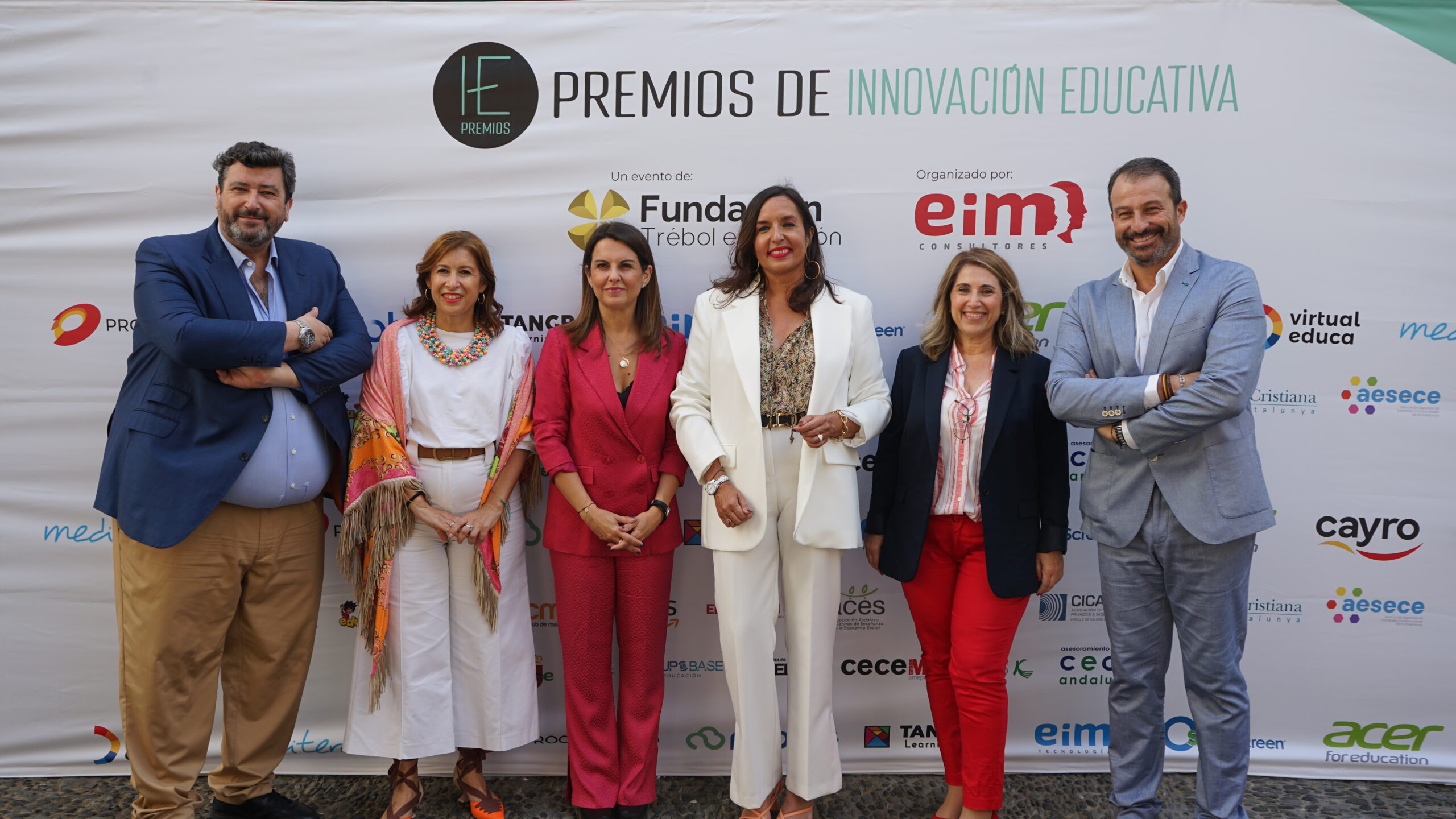 Directivos de Grupo Trébol Educación en los Premios Innovación Educativa con autoridades de Málaga